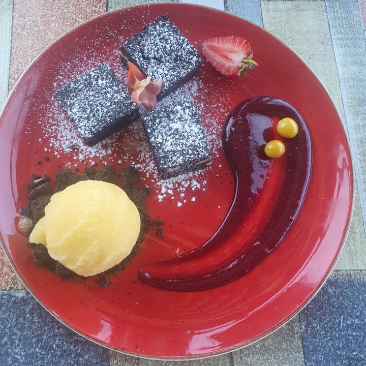 photo of Cassia Restaurant Vegan Brownie With Lemon Sherbet shared by @chrisvegan28 on  15 Feb 2022 - review