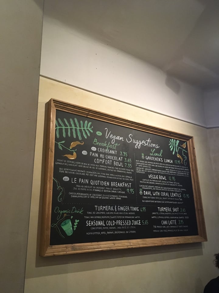 review photo of Le Pain Quotidien Vegan Croissant shared by @plantbasedhippie on 07 Feb 2020 - review