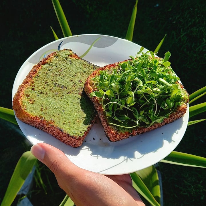 photo of Woolworths Spinach dip and spread shared by @teenagevegan on  21 Mar 2022 - review