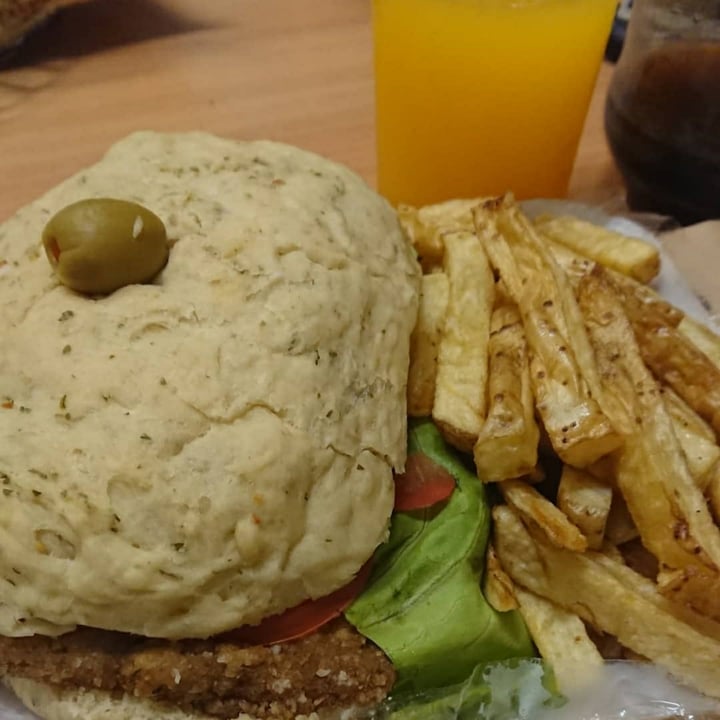 photo of Fourmi Vegan Combo sándwich de milanesa shared by @m4rtii on  23 Jan 2021 - review