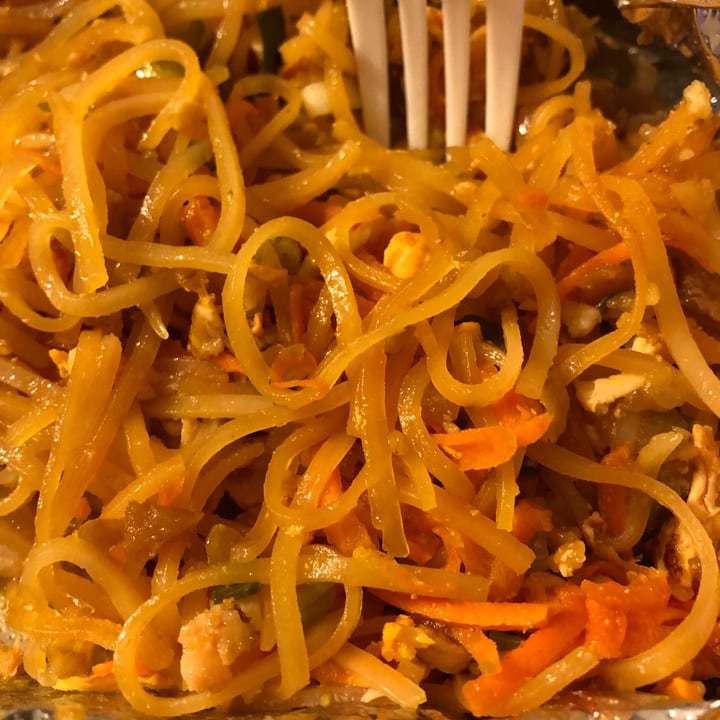 photo of Sweet Basil Thai Restaurant vegan pad thai shared by @kikilane007 on  30 May 2022 - review