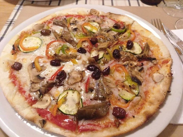 photo of Messié Sin Gluten Muntaner Pizza Vegetal shared by @666 on  10 Dec 2019 - review