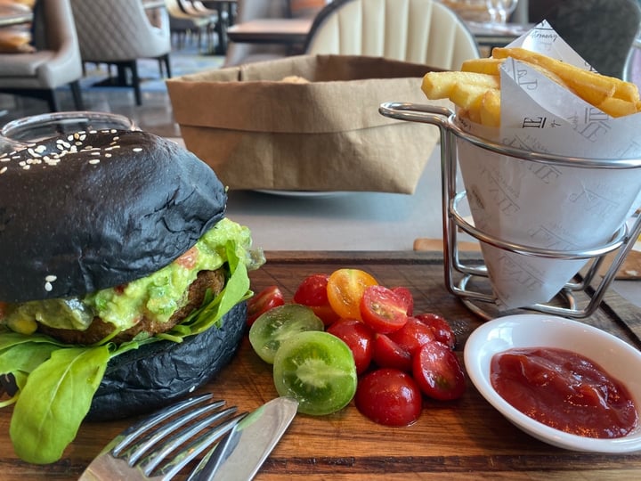 photo of Vie Hotel Bangkok Mgallery By Sofitel Charcoal Bun Vegan Burger shared by @saralouise on  26 Nov 2019 - review