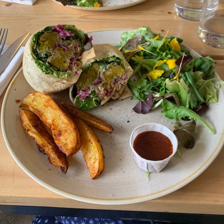 photo of Aromaticus Pita Con Falafel shared by @saralauriola on  25 Jun 2022 - review