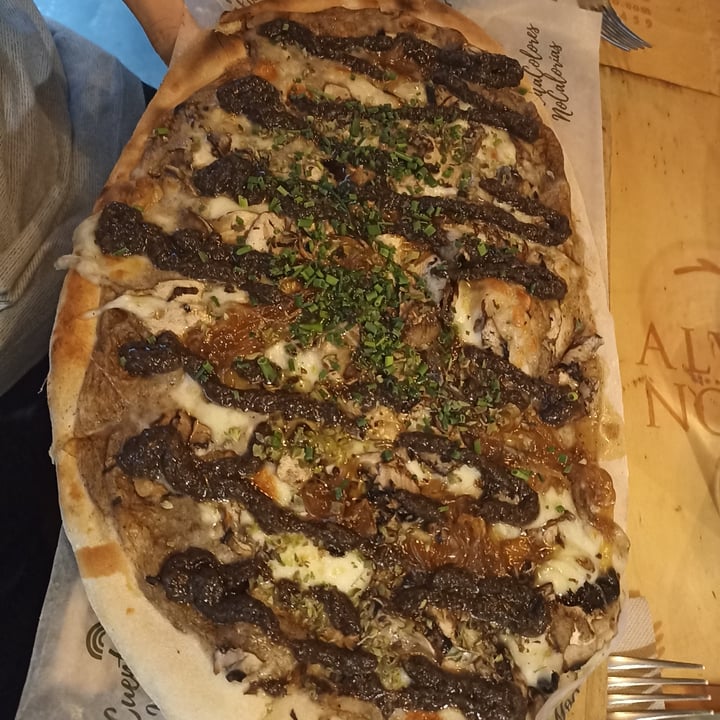 photo of SUPERCHULO MADRID Pizza Trufada shared by @trajkovskagutierrez on  20 Jun 2022 - review