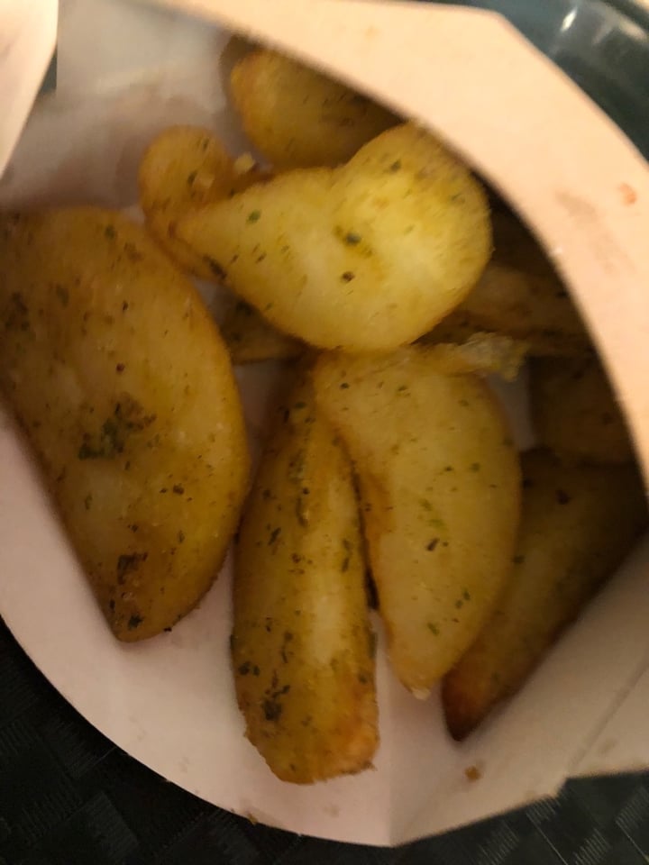 photo of La Trocadero Patatas especiadas shared by @veggiesmeetsheyla on  06 Dec 2019 - review