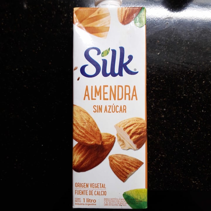 photo of Silk Alimento líquido de almendra sin azúcar shared by @danielfig on  01 Aug 2021 - review