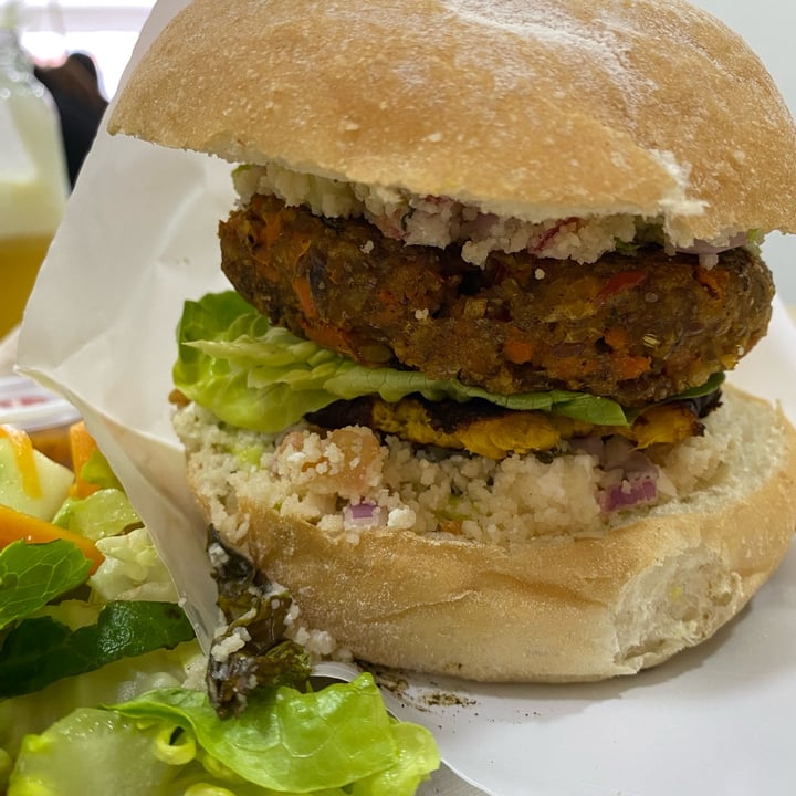 review photo of Aborigen Burger Hamburguesa Del Vegan Burguer shared by @linis on 30 Mar 2022 - review
