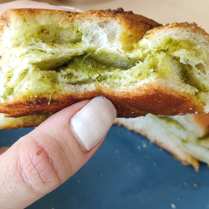 photo of Slow Sourdough & Co. Pesto Buns shared by @giovanna-dc on  17 May 2022 - review