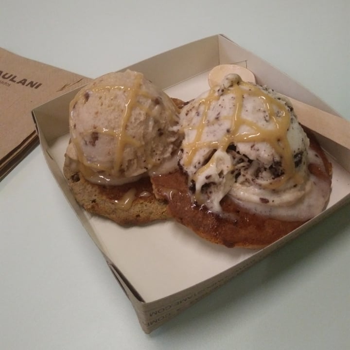 review photo of Vegan Creamery by HAULANI Pancake Con Helado shared by @rochisalg on 29 Aug 2021 - review