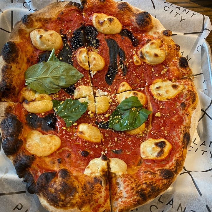 photo of Plant City Bianca pizza shared by @jennaa on  15 Nov 2022 - review
