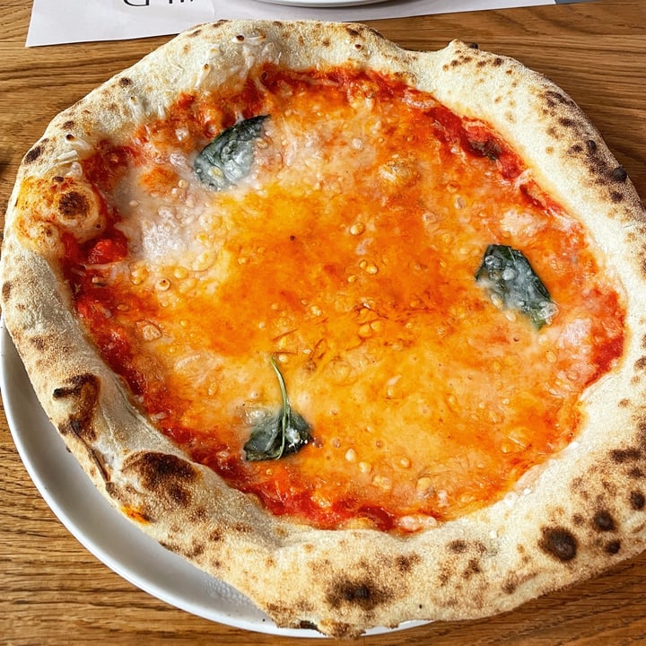 photo of East Pizzas vegan margherita shared by @tessdallapria on  23 Jul 2022 - review