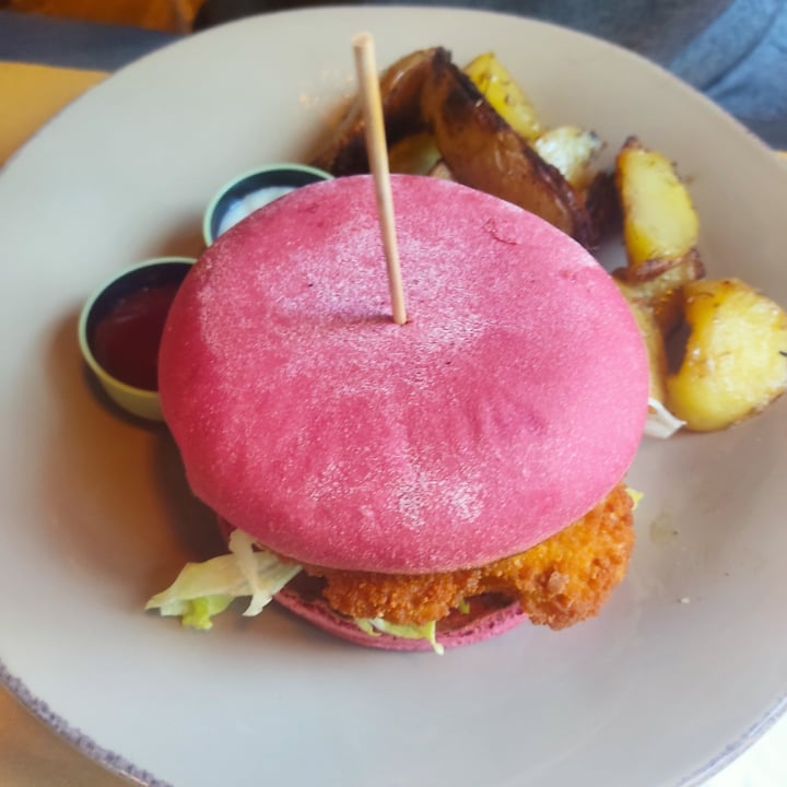 photo of Buddy Italian Restaurant Cafè Vegan Burger shared by @lauradavega on  19 Jan 2022 - review