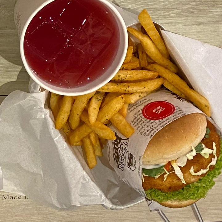 photo of VeganBurg Singapore Chilli Crab Burger Meal shared by @pomwei on  24 Jan 2022 - review