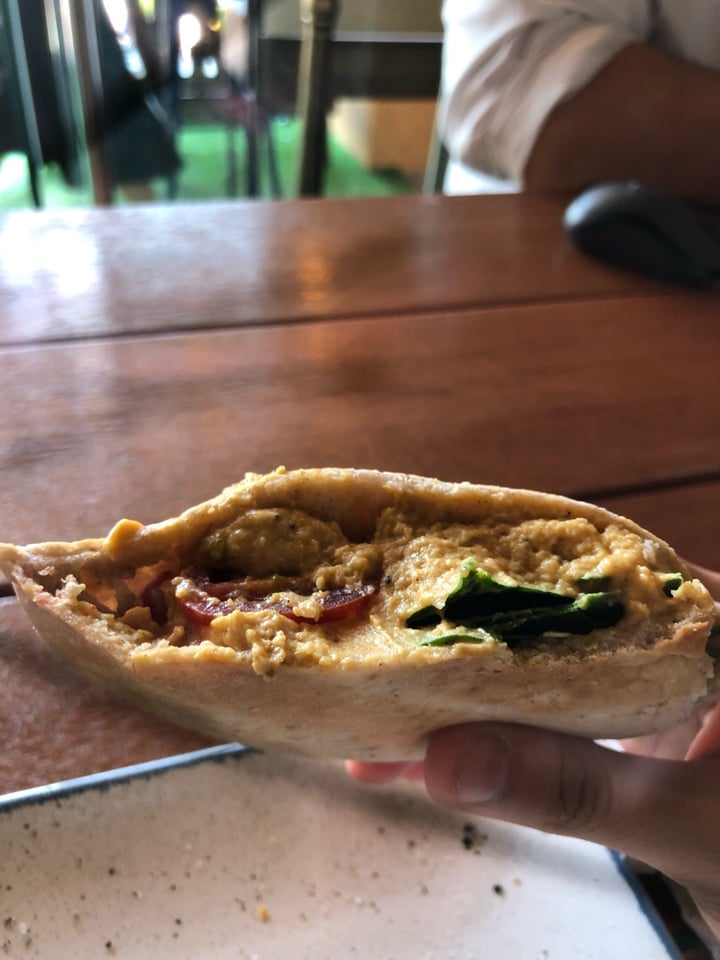 photo of Shake Farm Hummus Pita 🥙 shared by @ridhisanghrajka on  27 Sep 2019 - review