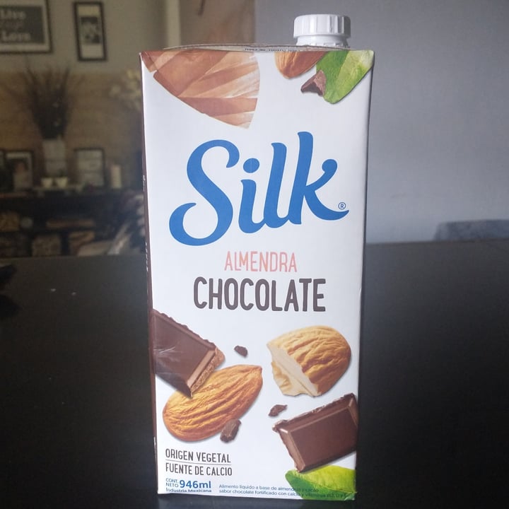 review photo of silk almond milk Silk Almond Milk Dark Chocolate shared by @xiomara99 on 17 Jun 2022 - review