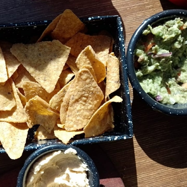 photo of Mönt take away Nachos con guacamole shared by @facuchavez on  05 Jun 2022 - review