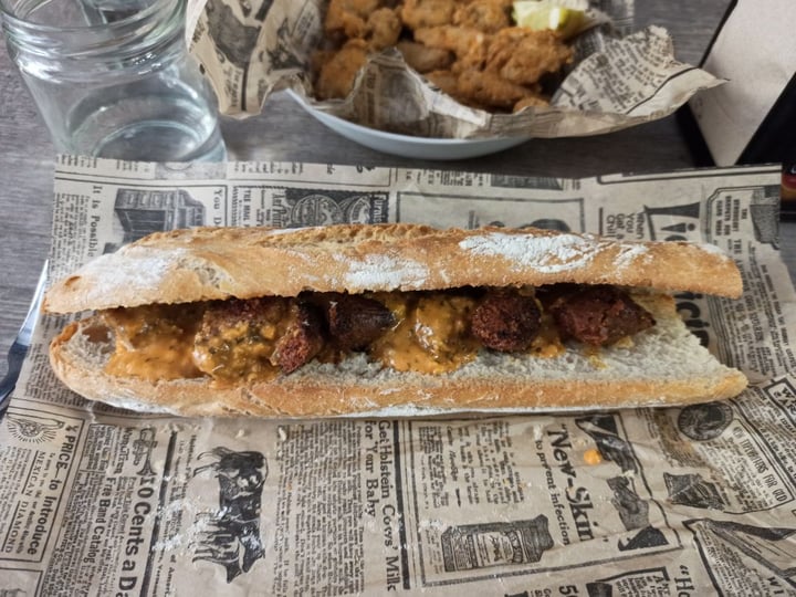 photo of El Perro Gamberro Vegata de chorizo y chimichurri shared by @veggienning on  01 Mar 2020 - review