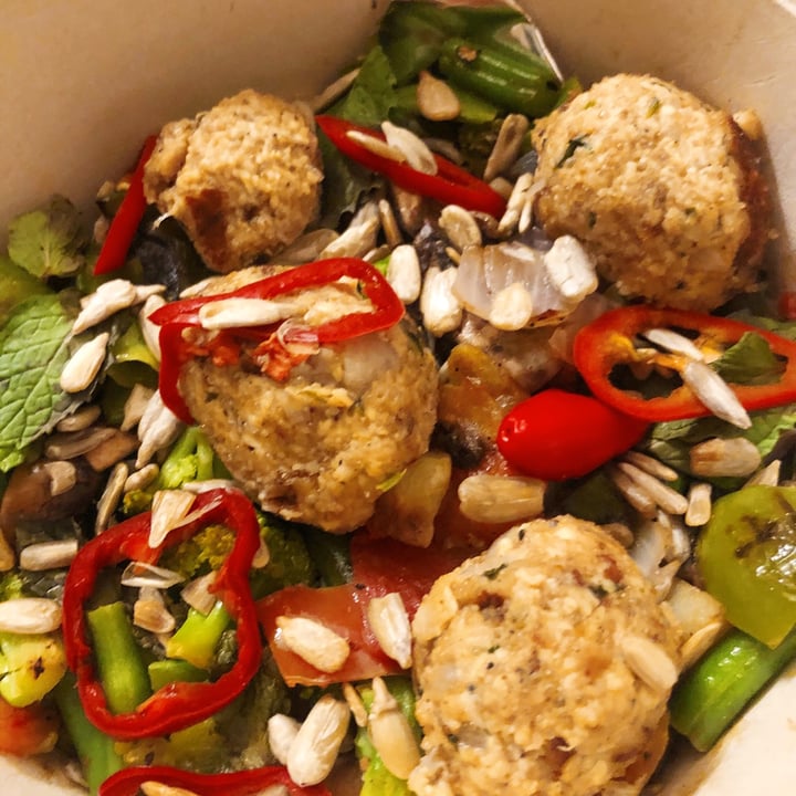 review photo of Greenr Cafe Bangkok Street Tofu Bowl shared by @tanishasangha on 04 Nov 2020 - review