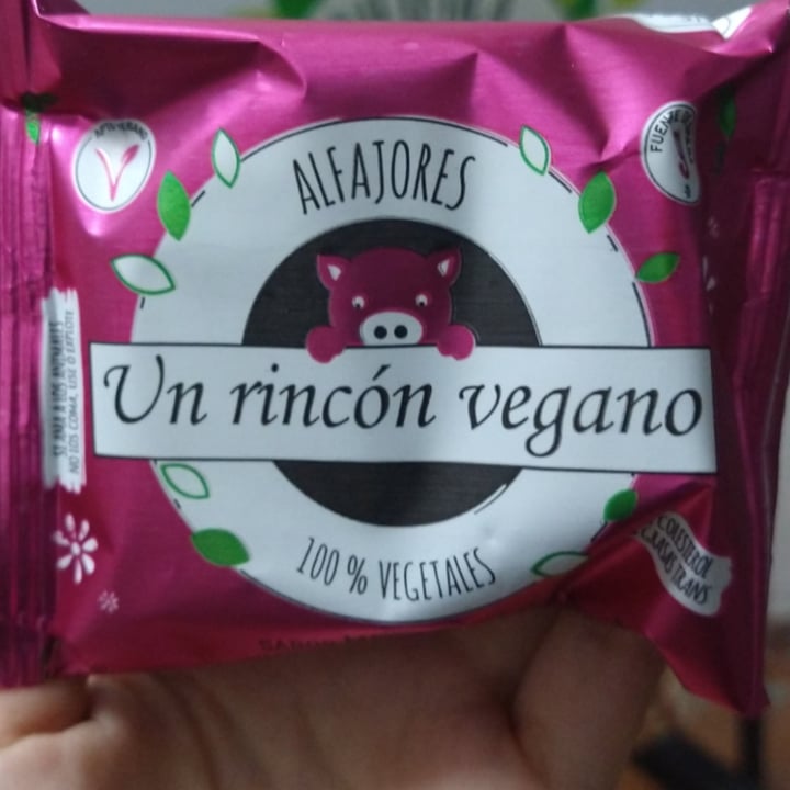 review photo of Un Rincón Vegano Alfajor de Membrillo shared by @jorgelinavegana on 22 Feb 2021 - review