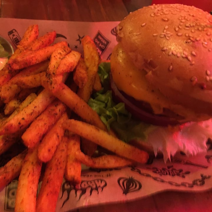 photo of Mad Mad Vegan Hamburguesa Double Cheese Bacon shared by @javicobos on  07 Sep 2021 - review