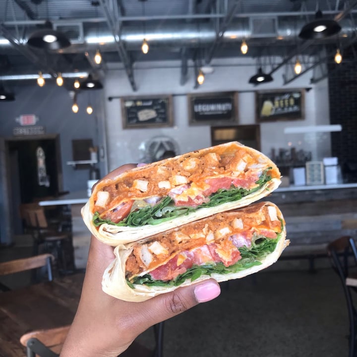 review photo of Leguminati Buffalo Crunch shared by @carlinemaybe on 17 Jan 2021 - review