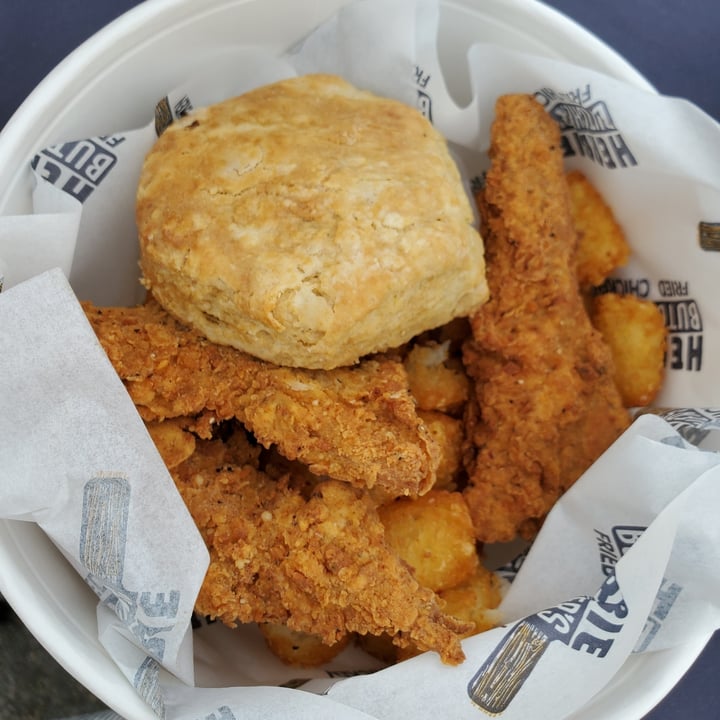 photo of Herbie Butcher's Fried Chicken Large Fried chicken bucket shared by @ashwickety on  26 May 2021 - review