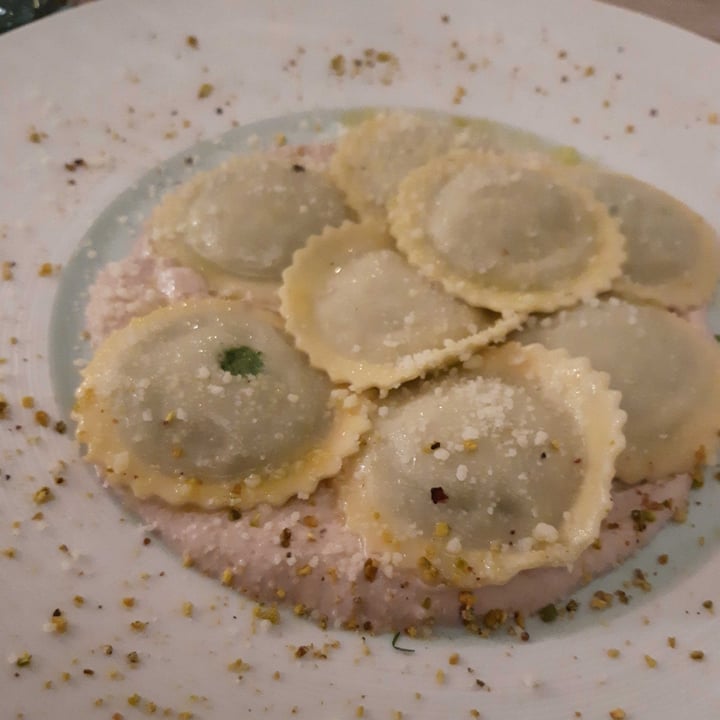 review photo of Circolo Impatto Zero - Riservato ai Soci ARCI Ravioli con ripieno di borragine e ricotta di mandorle su crema leggera di noci shared by @francymonky on 06 Apr 2022 - review