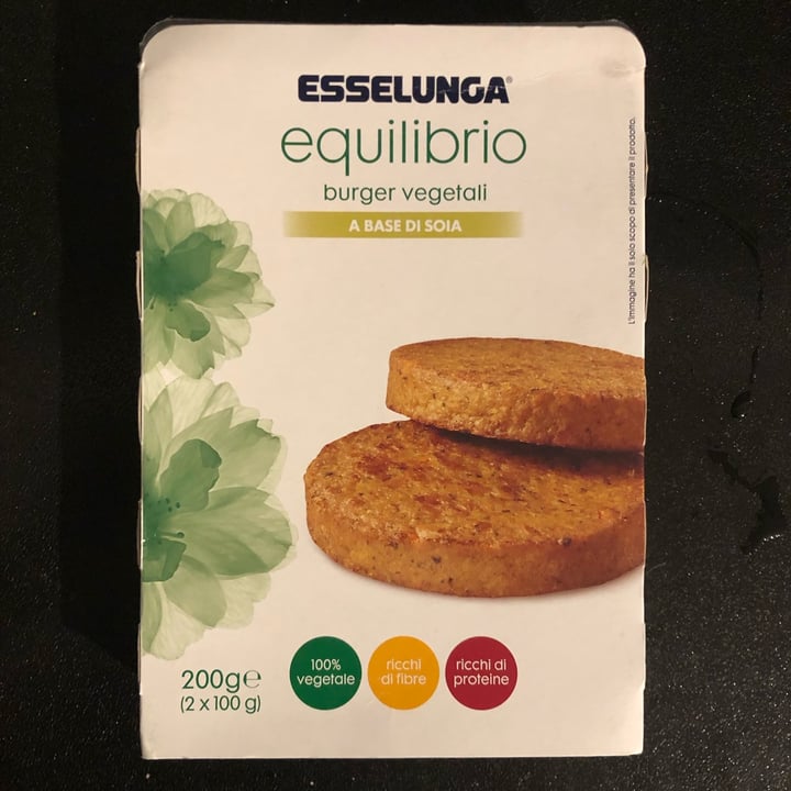 photo of Esselunga Burger vegetali a base di soia shared by @mutande3 on  30 Dec 2021 - review