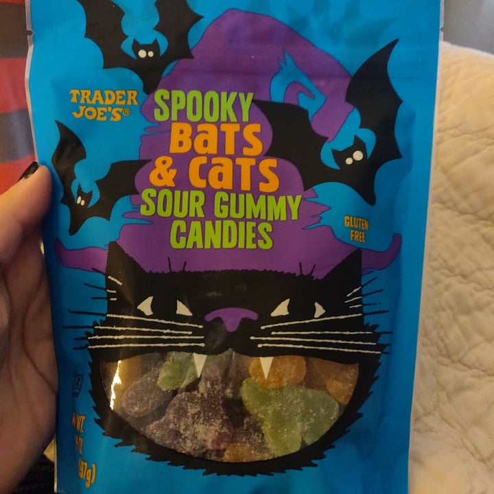 photo of Trader Joe's Spooky Bats & Cats Sour Gummy Candies shared by @busybeevegan on  27 Sep 2021 - review