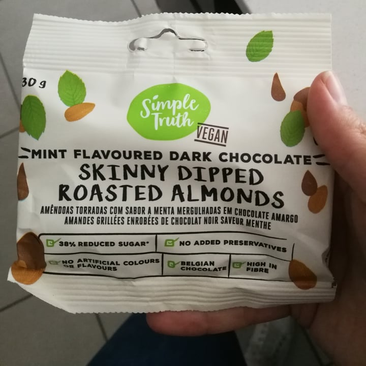 photo of Simple Truth Skinny Dipped Roasted Almonds Mint Flavoured shared by @christinevictor on  21 Nov 2020 - review