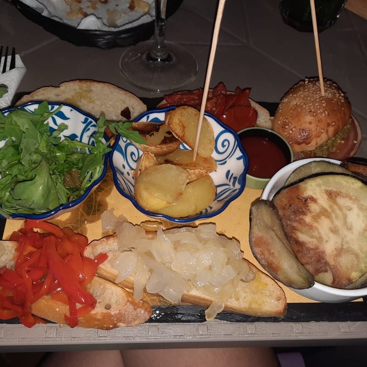 review photo of La Botteguita tagliere vegano shared by @leandradg on 06 Sep 2022 - review