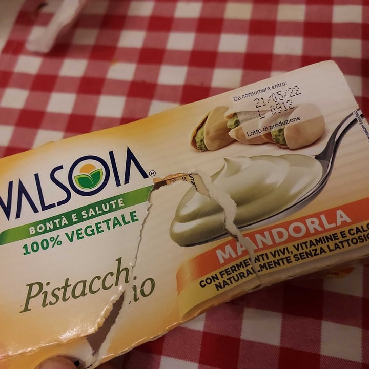 photo of Valsoia Pistacchio Mandorla shared by @valehydra on  04 May 2022 - review