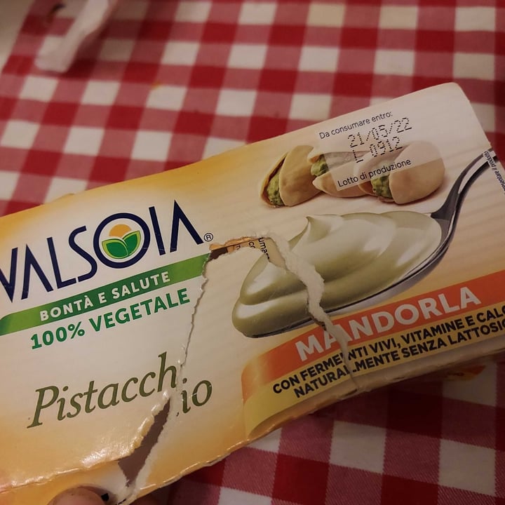 review photo of Valsoia Pistacchio Mandorla shared by @valehydra on 04 May 2022 - review
