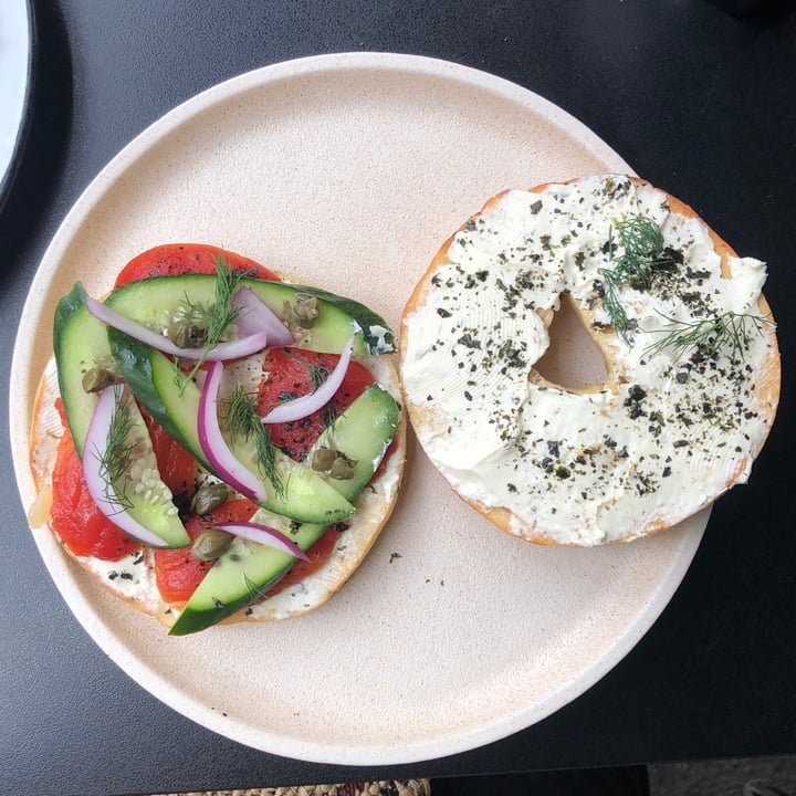 photo of Shift Eatery Vegan Salmon Bagel shared by @callyjoart on  18 Dec 2020 - review