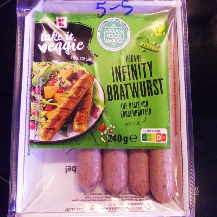 photo of Kaufland Take it Veggie Vegane Infinity Bratwurst shared by @aliciaeva on  23 Mar 2022 - review