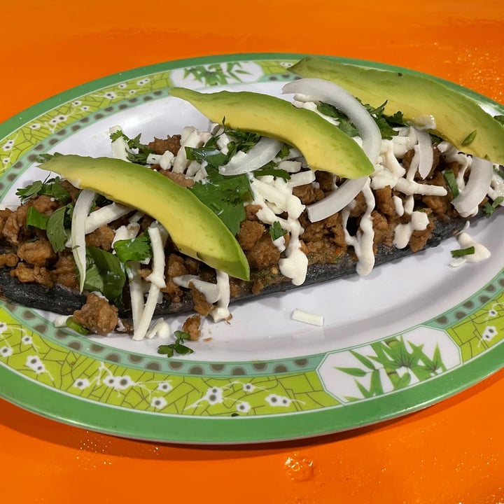 photo of Veganísimo Loncheria Vegana Huarache De Suadero shared by @marvin on  01 Jun 2021 - review