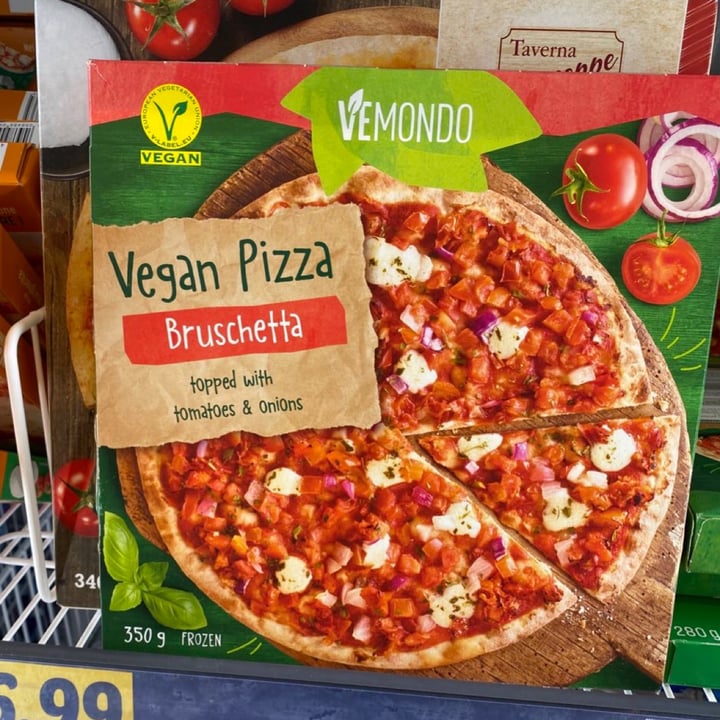 photo of Vemondo Pizza Bruschetta Con Pomodoro E Cipolla shared by @sadnekochan on  11 Apr 2022 - review