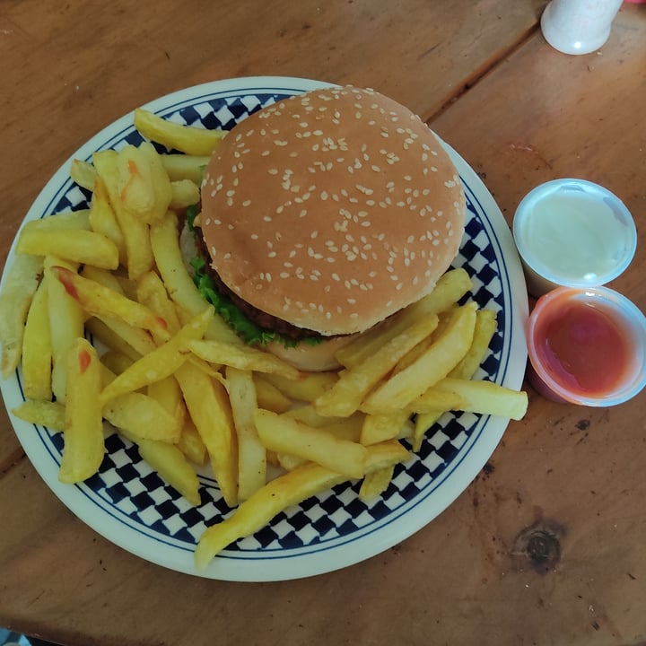 review photo of Donde Gopal Hamburguesa Gopal De Lenteja shared by @nikypuchita22 on 08 Aug 2022 - review