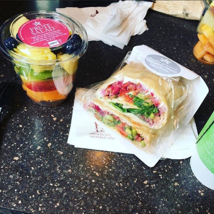 review photo of Pret A Manger Beetroot and houmous flatbread shared by @cheapsoybean on 09 Dec 2020 - review