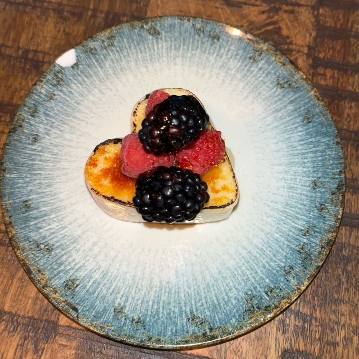 review photo of Distrito Vegano cheese cake shared by @aitanaormad on 05 Nov 2022 - review