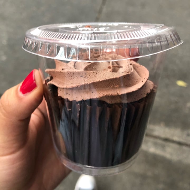 photo of Veganísimo Loncheria Vegana 2 Cupcake de Chocolate shared by @nenacanela on  26 Aug 2022 - review