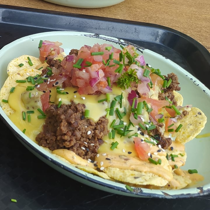 photo of Lekker Vegan Kloof Nachos Bowl shared by @thecapeflatshippie on  04 Mar 2022 - review