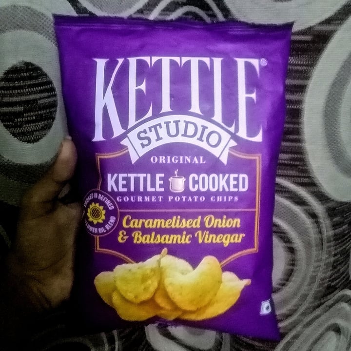 photo of Kettle chips Caramelised Onion and Balsamic Vinegar shared by @prajeshvalallar on  16 Nov 2021 - review