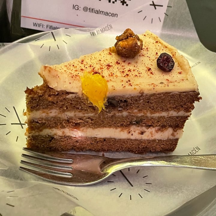 photo of Fifi Almacén Carrot cake shared by @coltabra on  17 Jul 2022 - review
