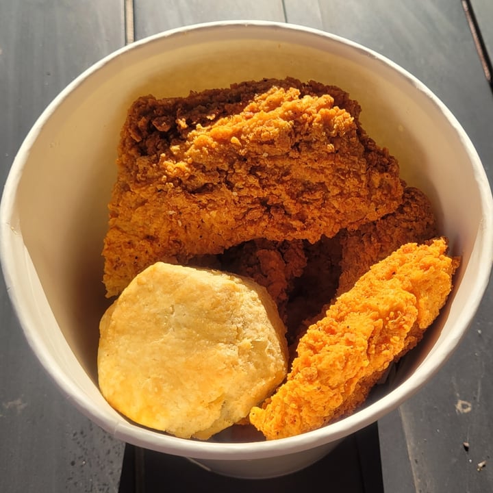 photo of Herbie Butcher's Fried Chicken Large Fried chicken bucket shared by @gretchens on  09 Jul 2021 - review