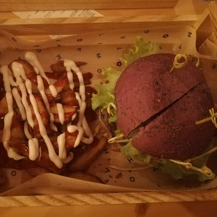 photo of Flower Burger Flower Burger shared by @ftomasello on  01 May 2022 - review