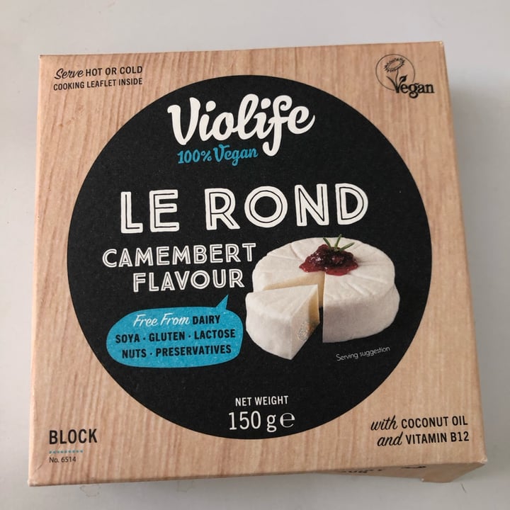 review photo of Violife Le Rond Camembert flavour shared by @claudiaalmeida on 11 Oct 2022 - review