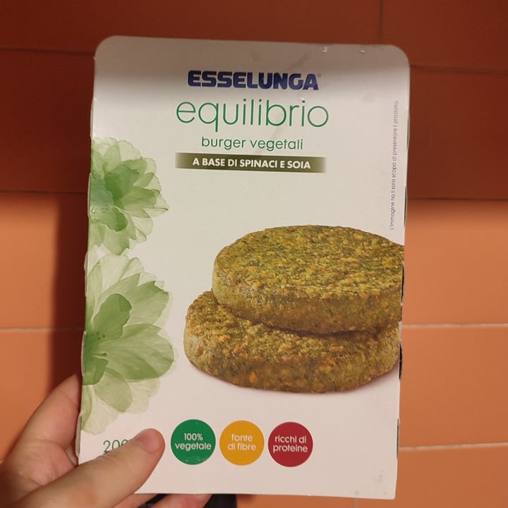 photo of Esselunga equilibrio Burger vegetali a base di spinaci e soia shared by @sndr on  20 Dec 2022 - review
