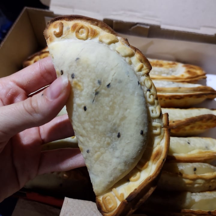 photo of Empanadas de 10 San Isidro Empanada de Jamon y Queso shared by @ximo on  26 Jan 2021 - review